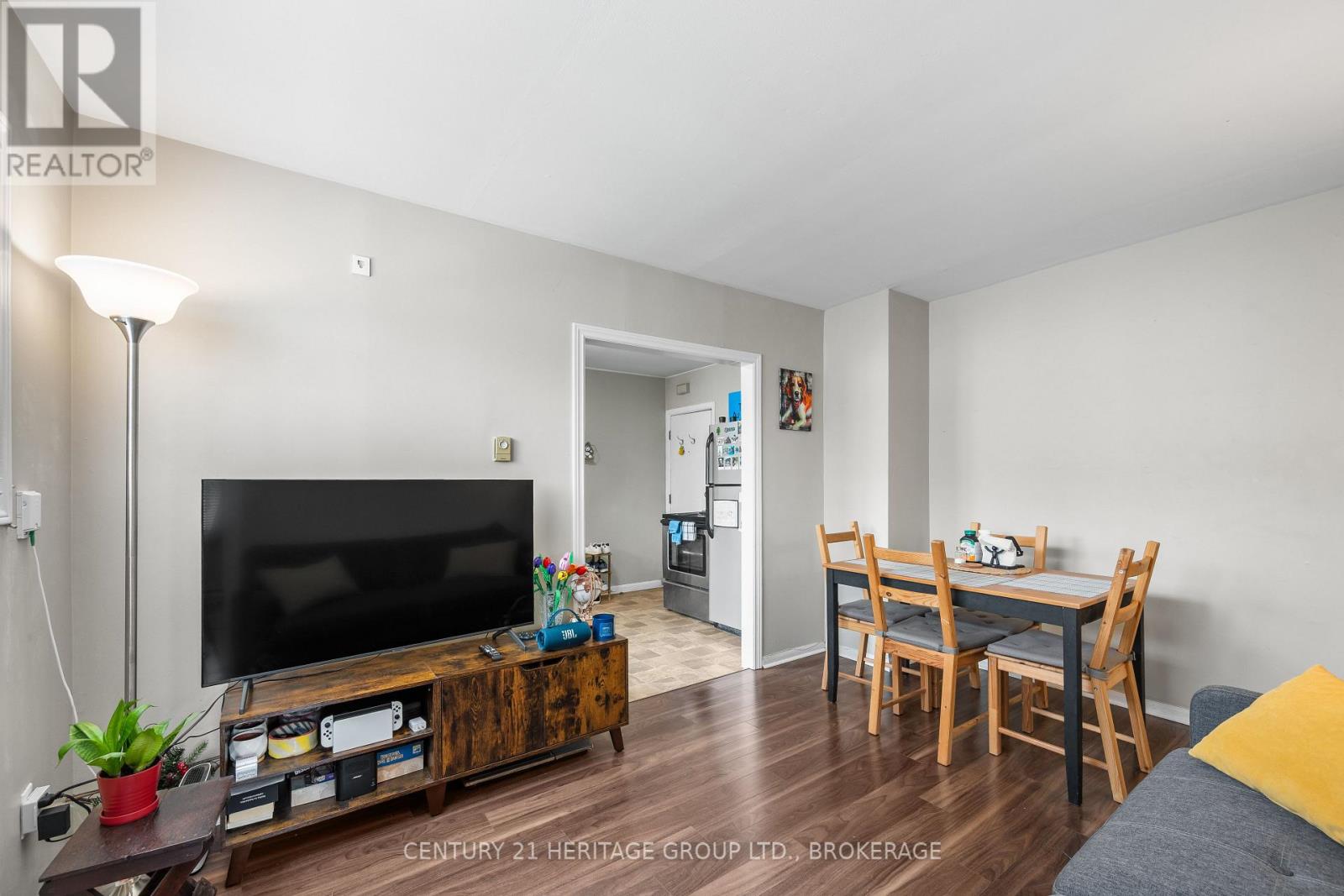 432 BARRIE STREET - 40