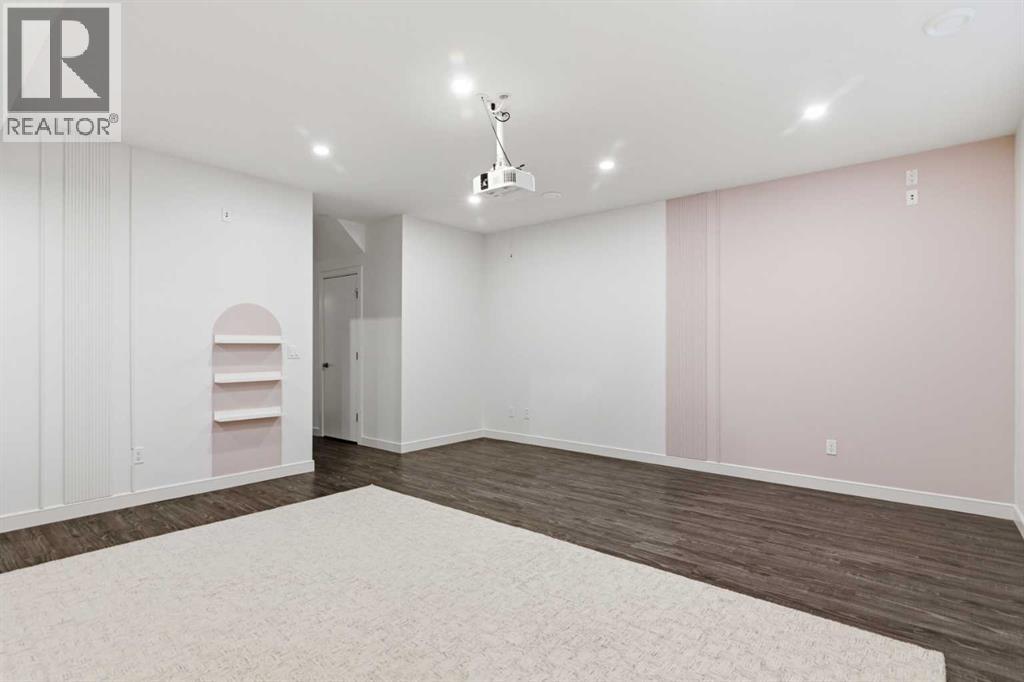 2052 46 Avenue SW - 41