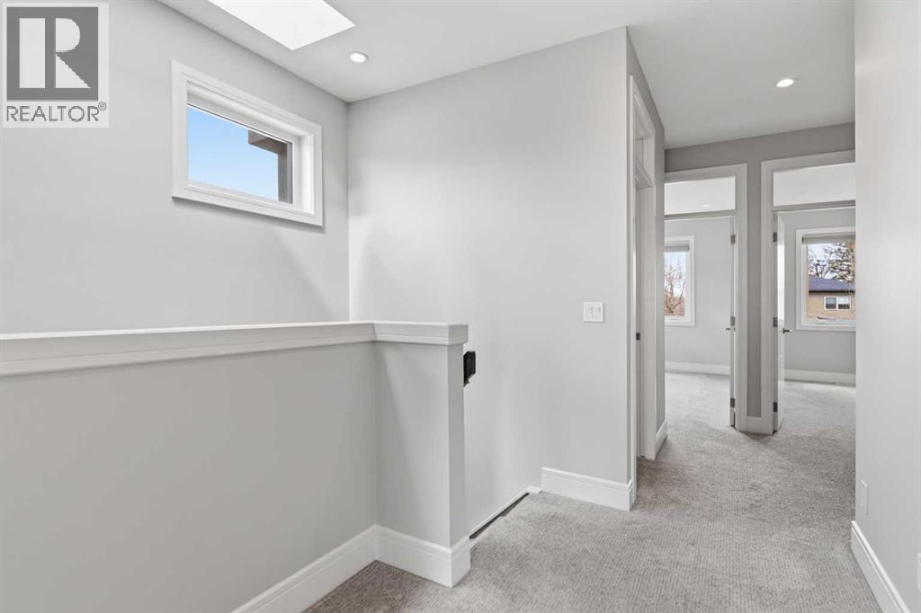 2052 46 Avenue SW - 28