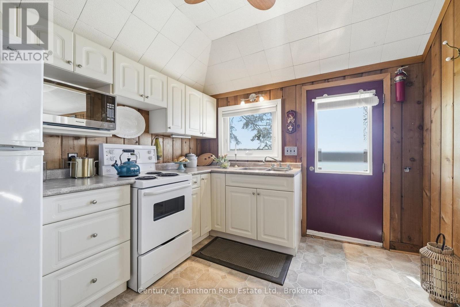 1051 LAKESIDE DRIVE - 15