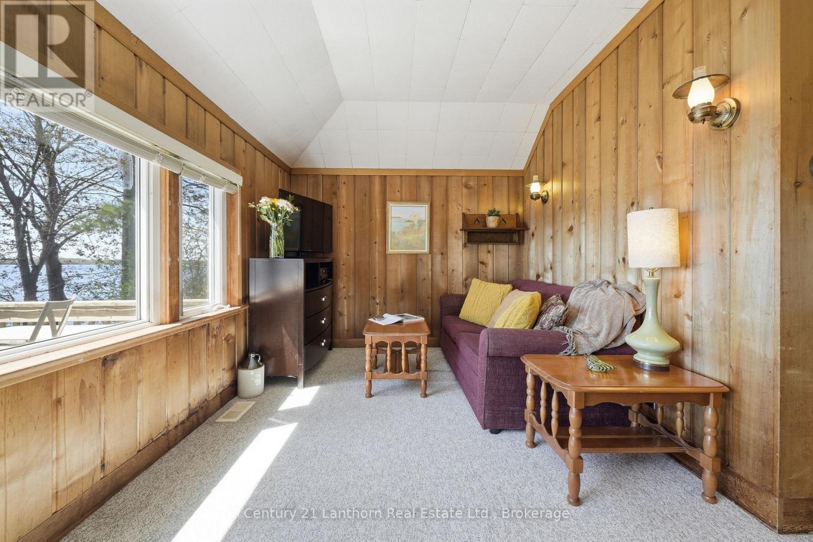 1051 LAKESIDE DRIVE - 7