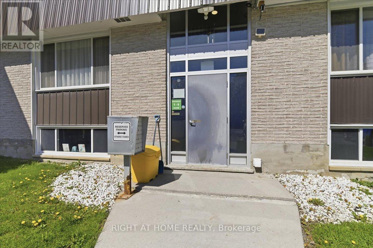 116 SASKATOON AVENUE N - 2
