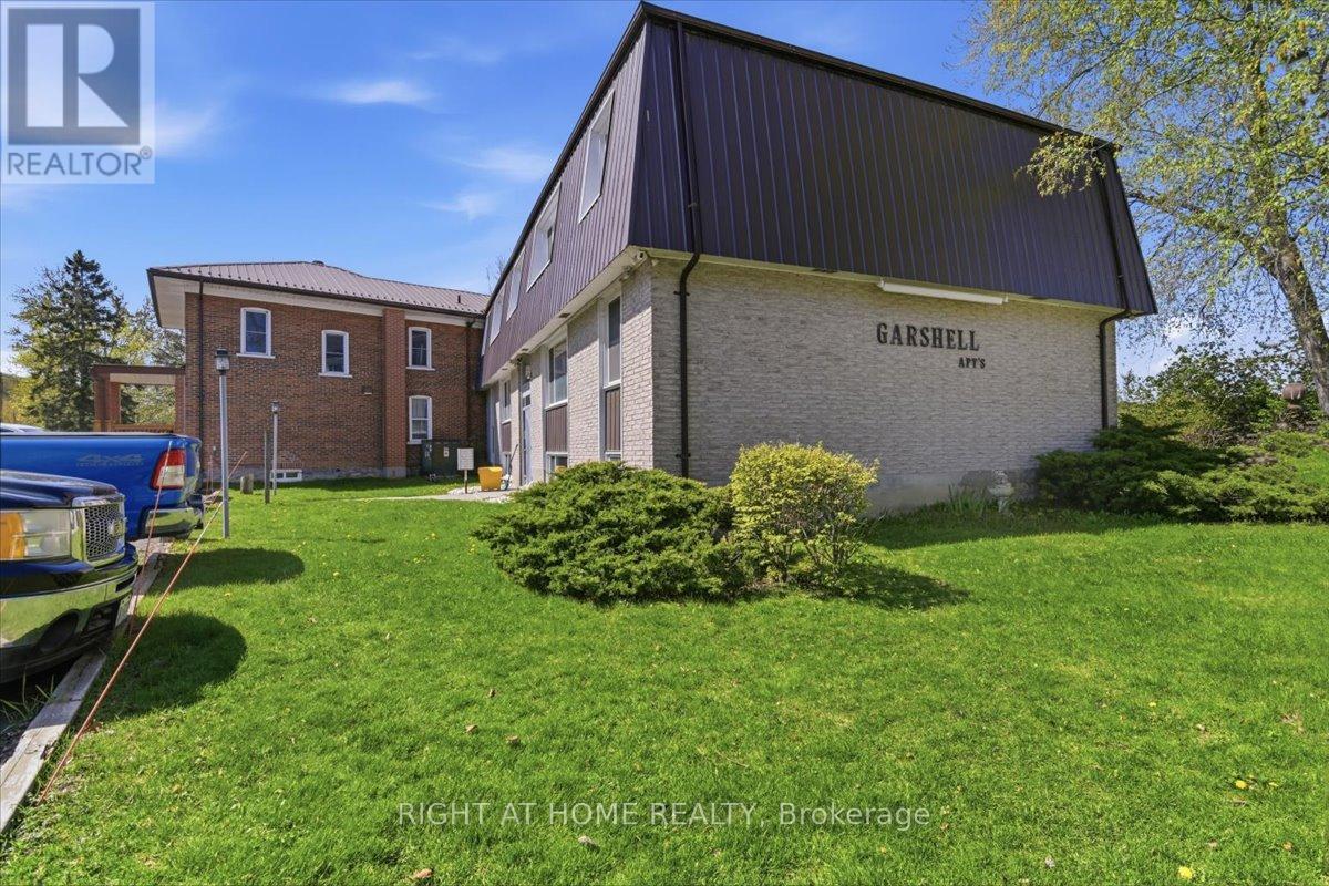 116 SASKATOON AVENUE N - 3