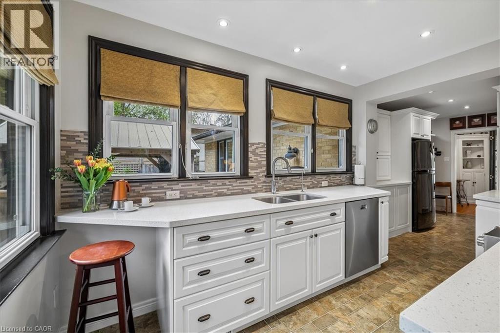 316 RIVER SIDE Drive, Oakville, Ontario, L6K3N4 — Photo 17