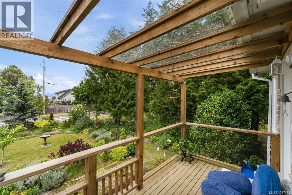 363 Pioneer Cres - 10
