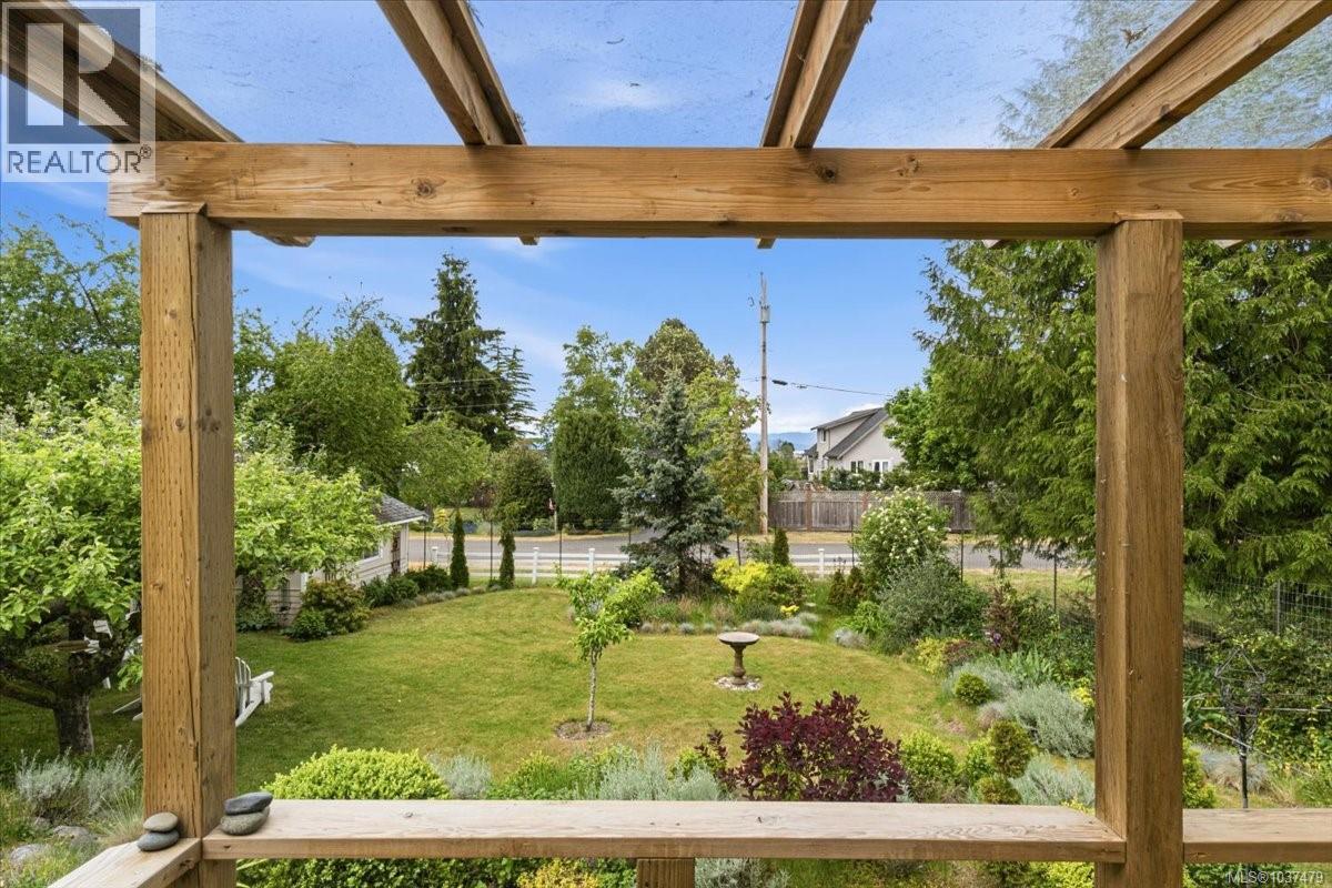 363 Pioneer Cres, Parksville