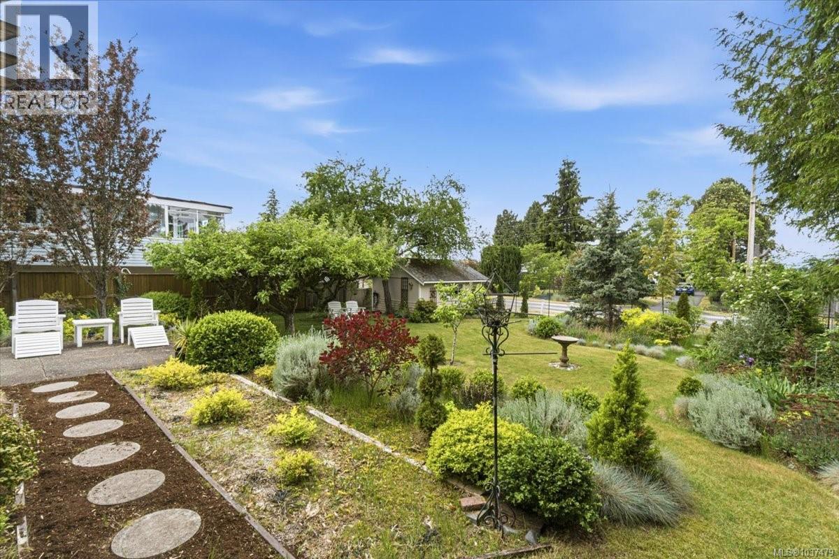 363 Pioneer Cres - 12