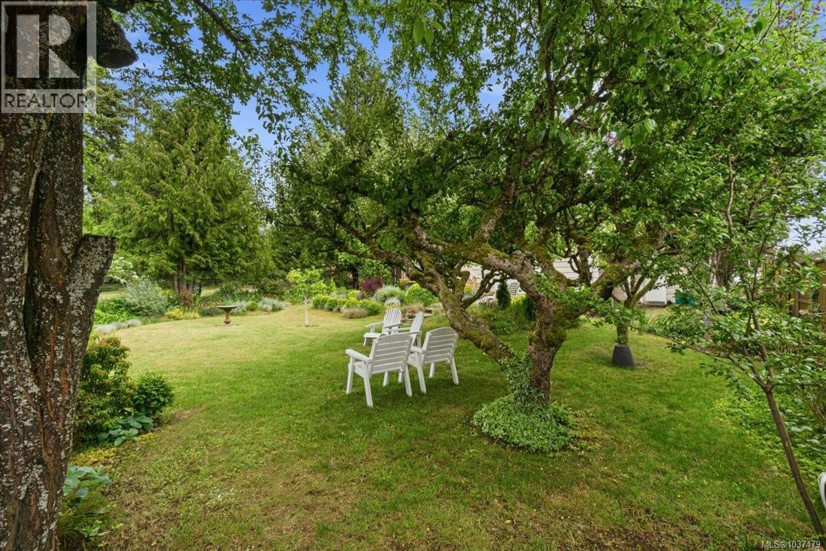 363 Pioneer Cres - 13