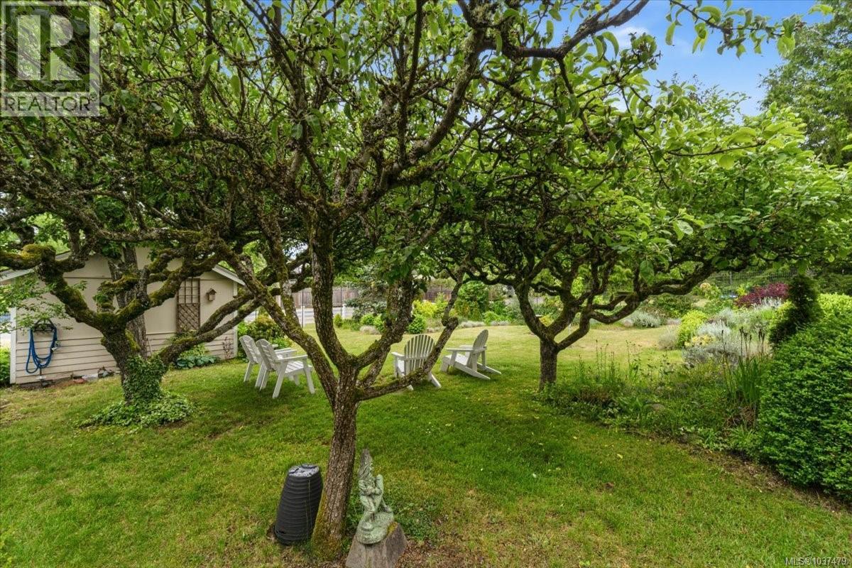 363 Pioneer Cres - 16