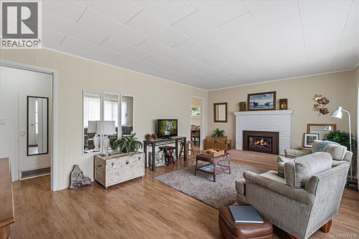 363 Pioneer Cres, Parksville
