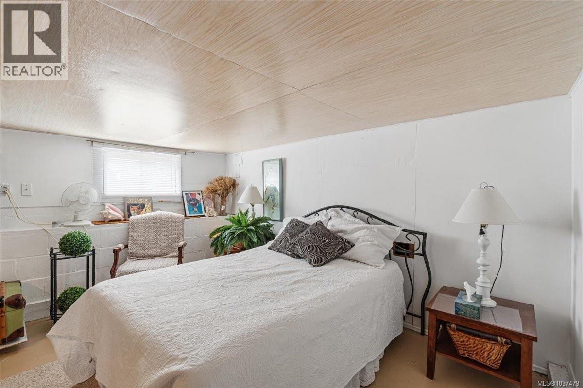363 Pioneer Cres - 6