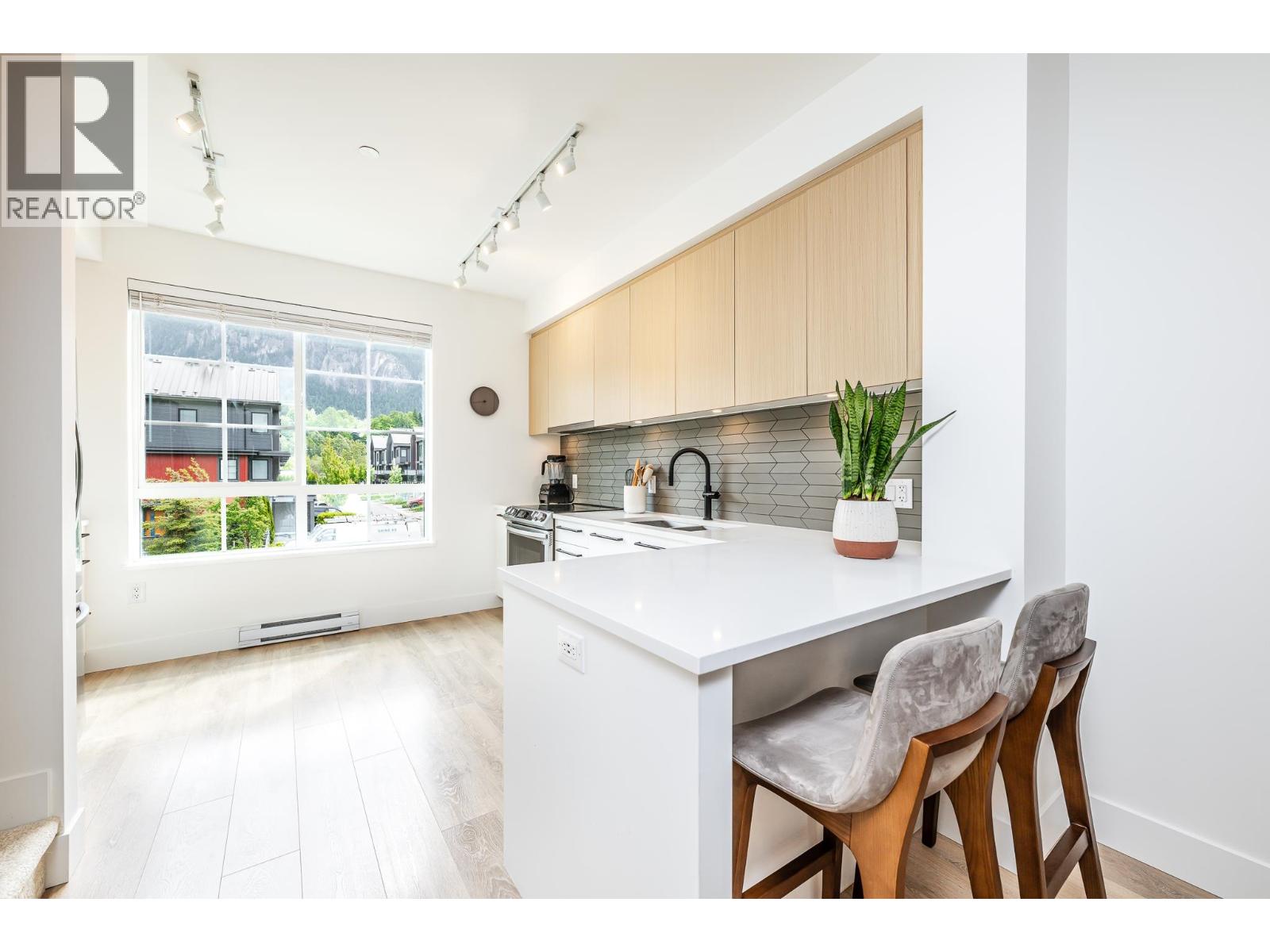 38036 KEEL WAY, Squamish