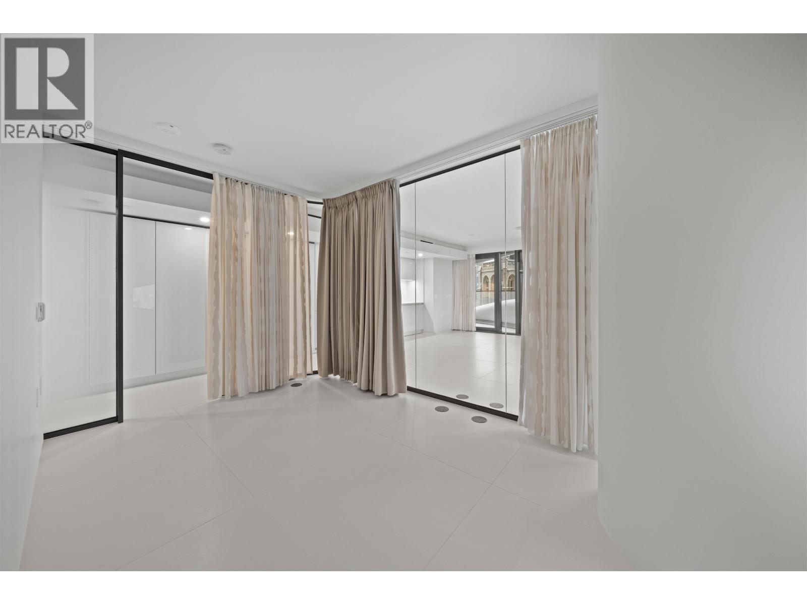 702 1033 NELSON STREET, Vancouver