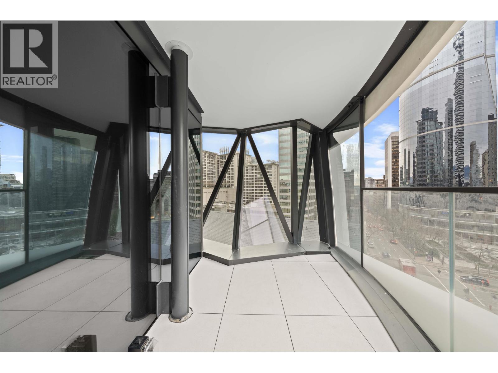 702 1033 NELSON STREET, Vancouver