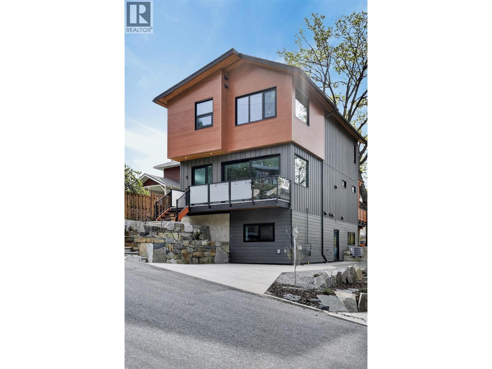 9 Pine Street Unit# 9, Nelson