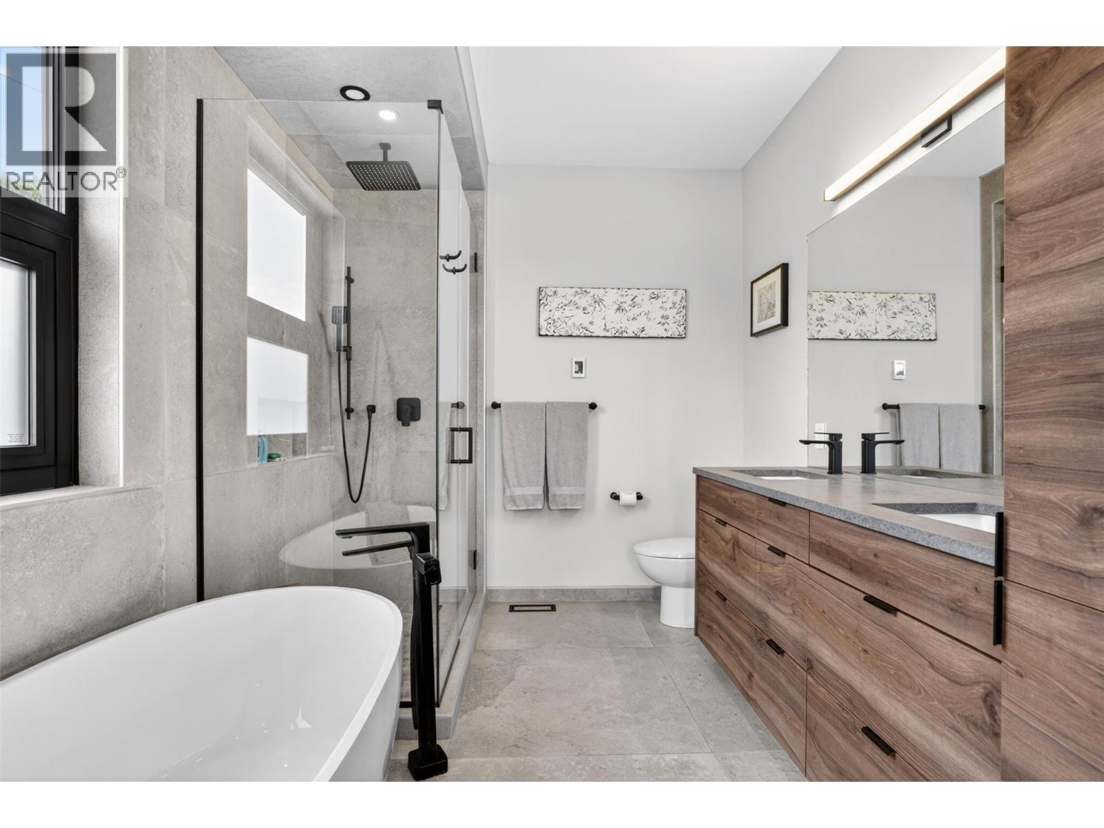 9 Pine Street Unit# 9, Nelson