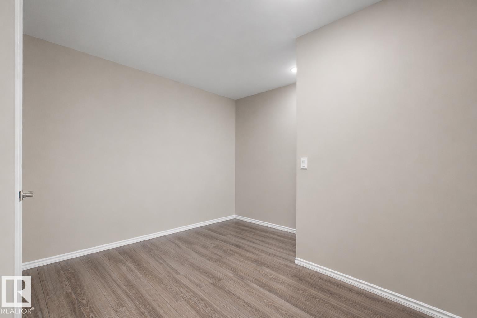 #23 2005 70 ST SW - 22