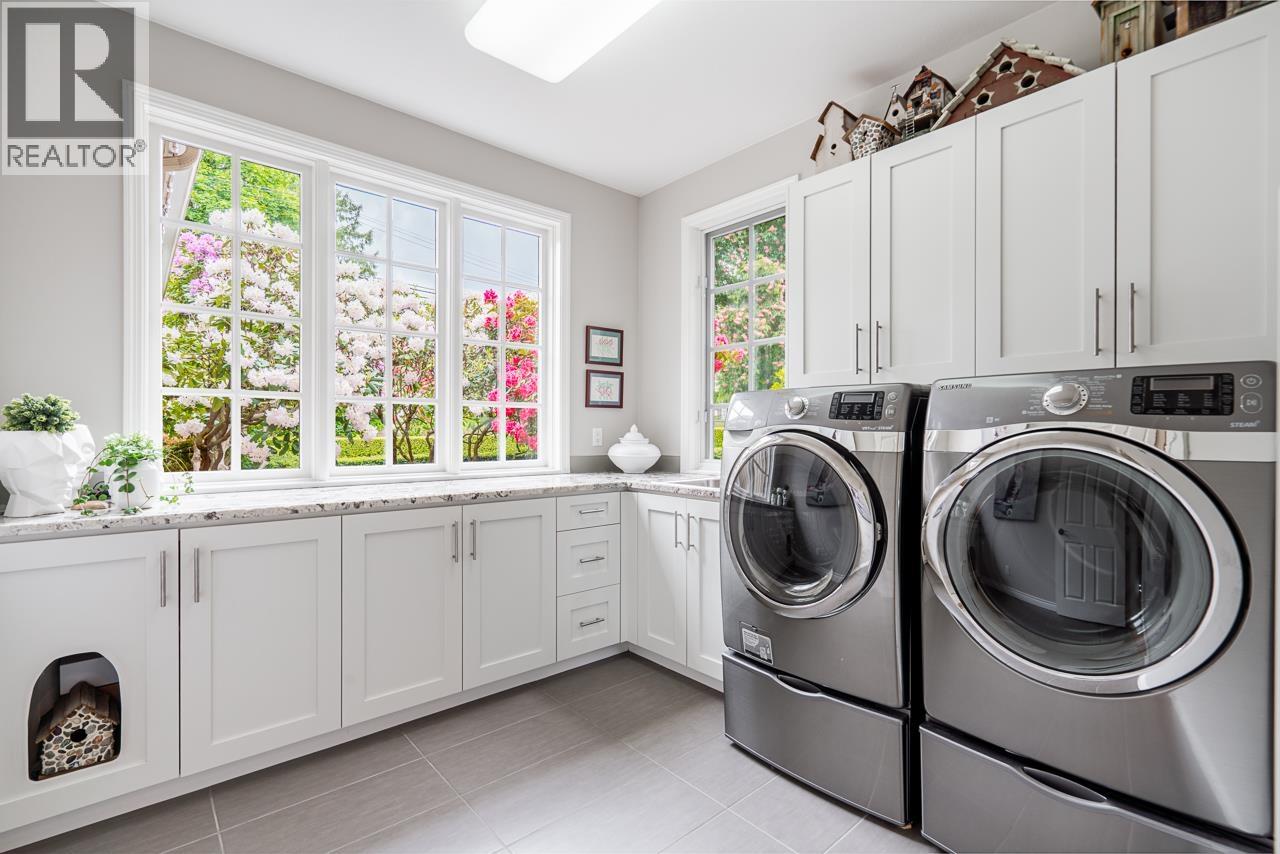 7976 GOVERNMENT ROAD, Burnaby
