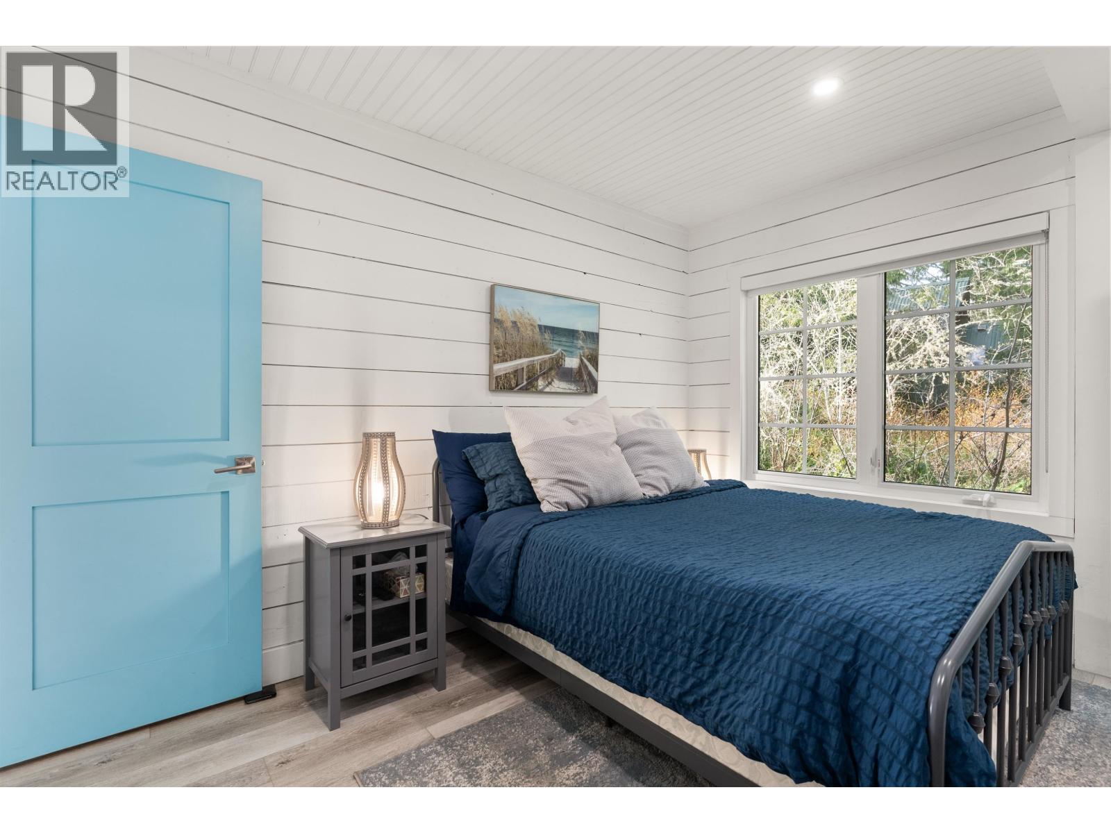 6129 SECHELT INLET ROAD, Sechelt