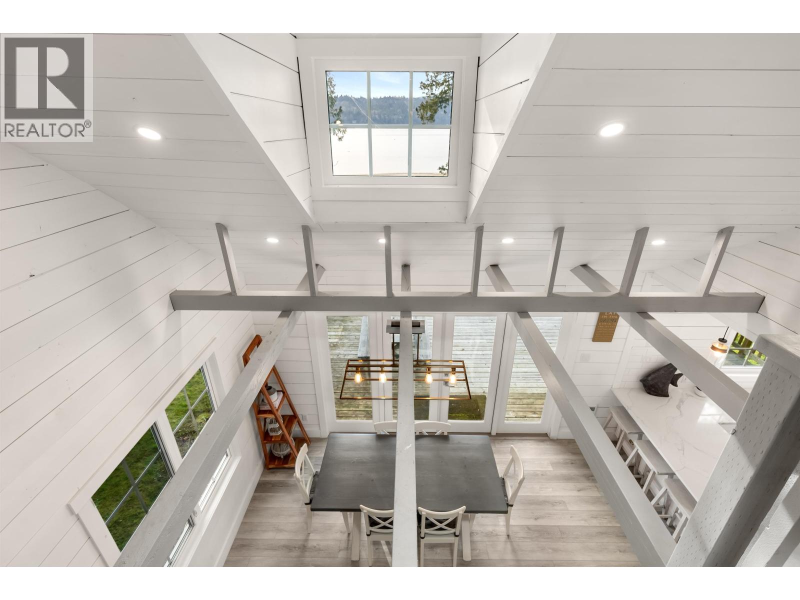 6129 SECHELT INLET ROAD, Sechelt
