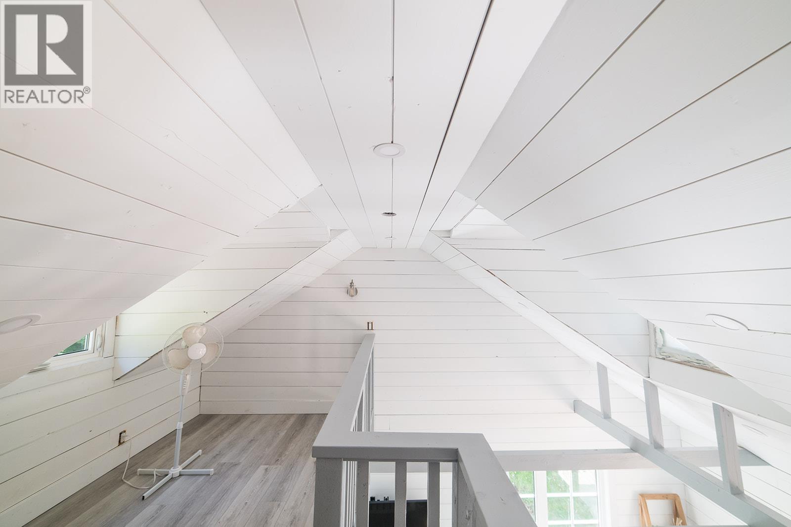 6129 SECHELT INLET ROAD, Sechelt
