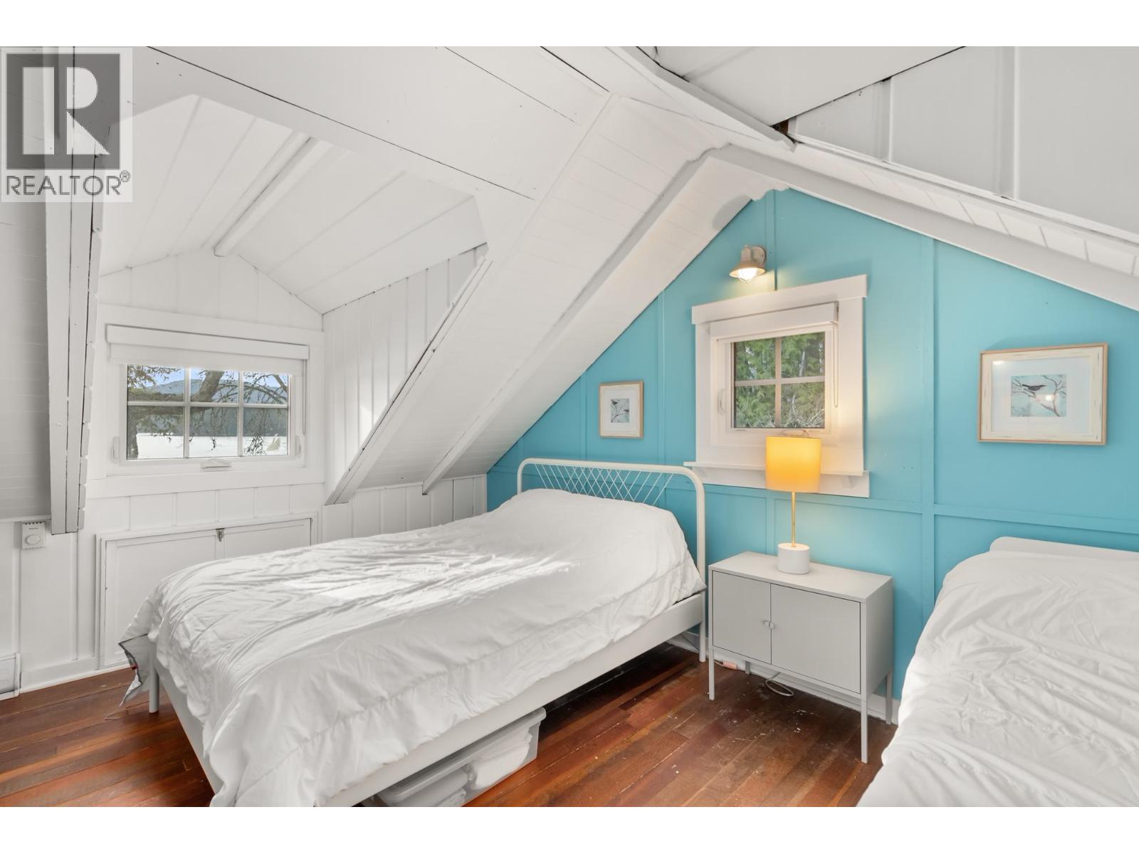 6129 SECHELT INLET ROAD, Sechelt