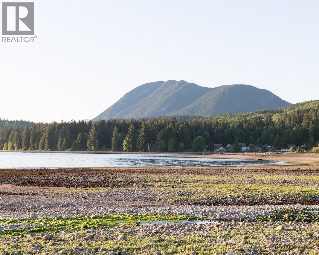 6129 SECHELT INLET ROAD, Sechelt