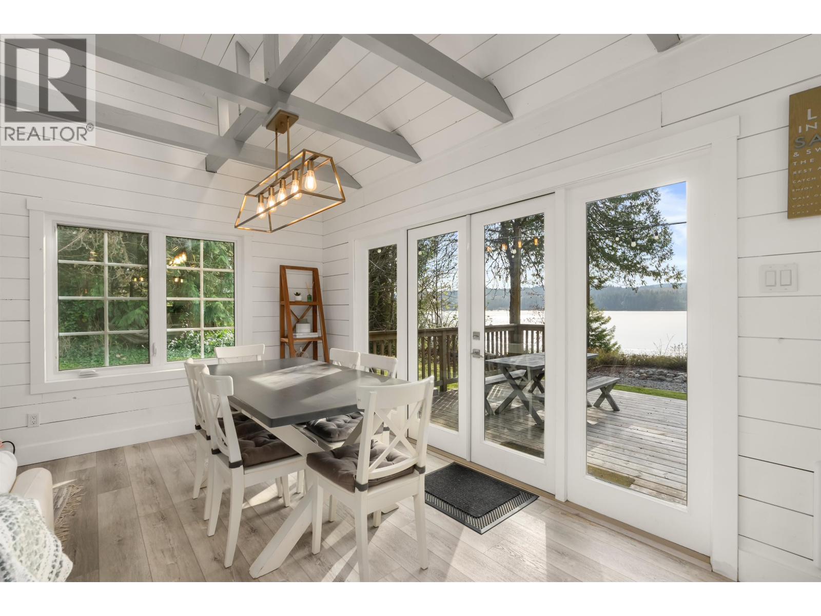 6129 SECHELT INLET ROAD, Sechelt