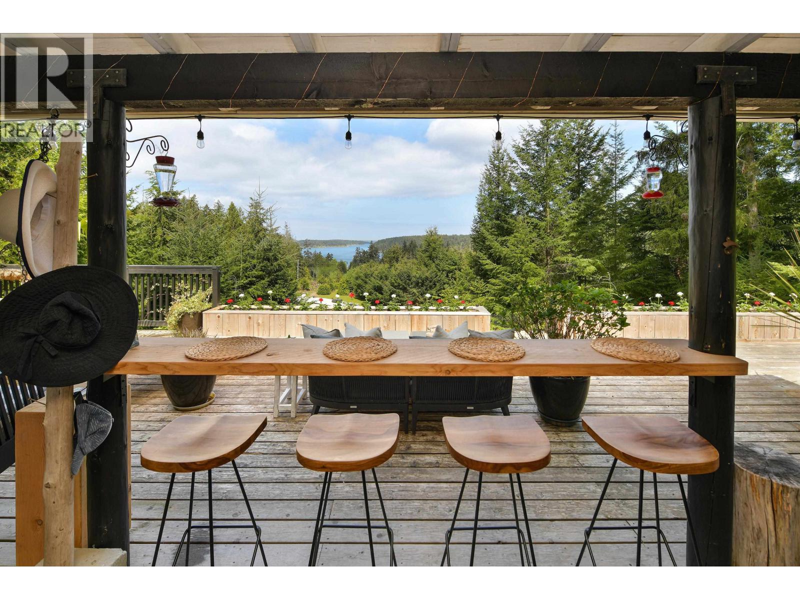 430 MCKERCHER ROAD, Mayne Island