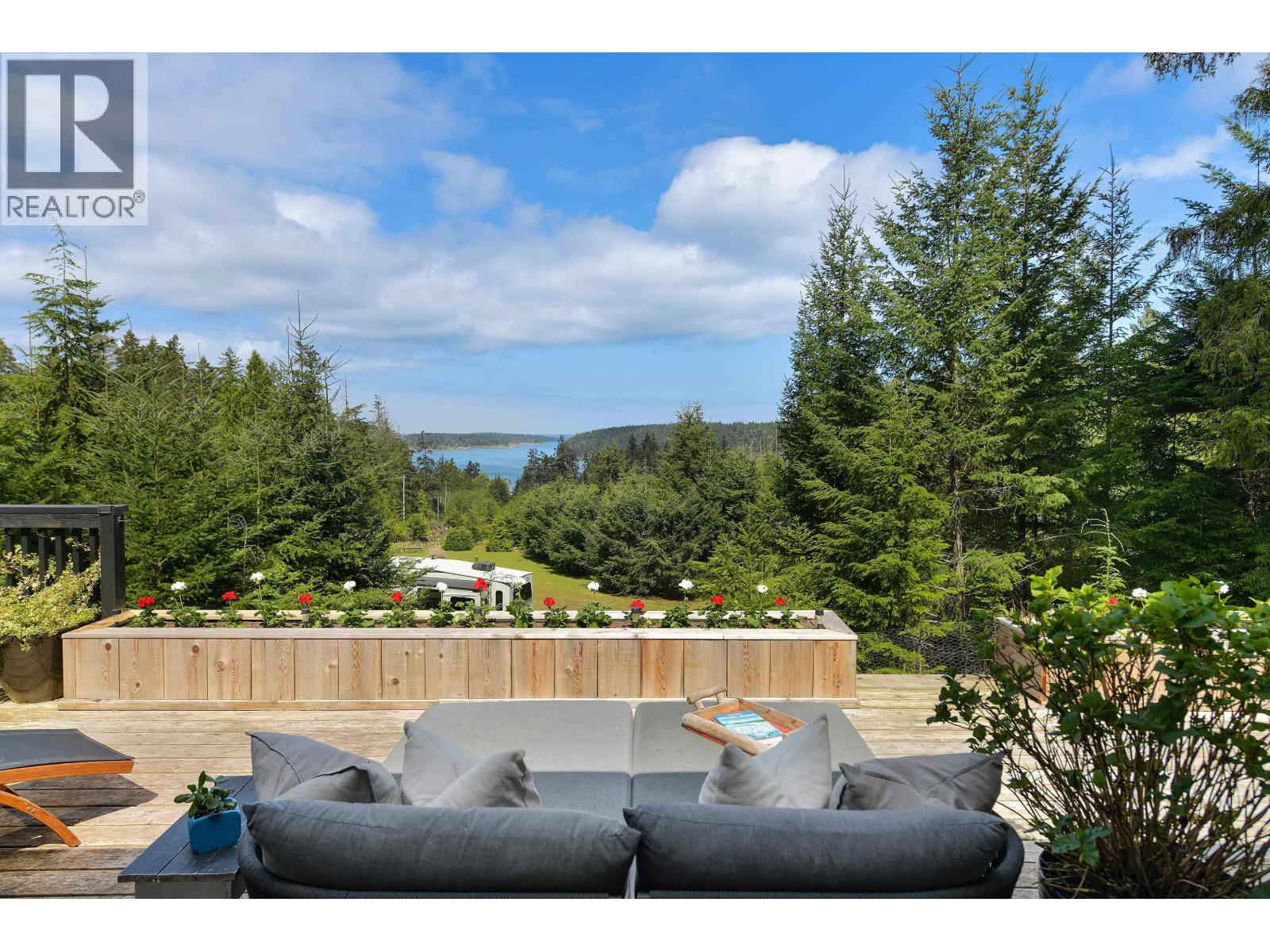 430 MCKERCHER ROAD, Mayne Island