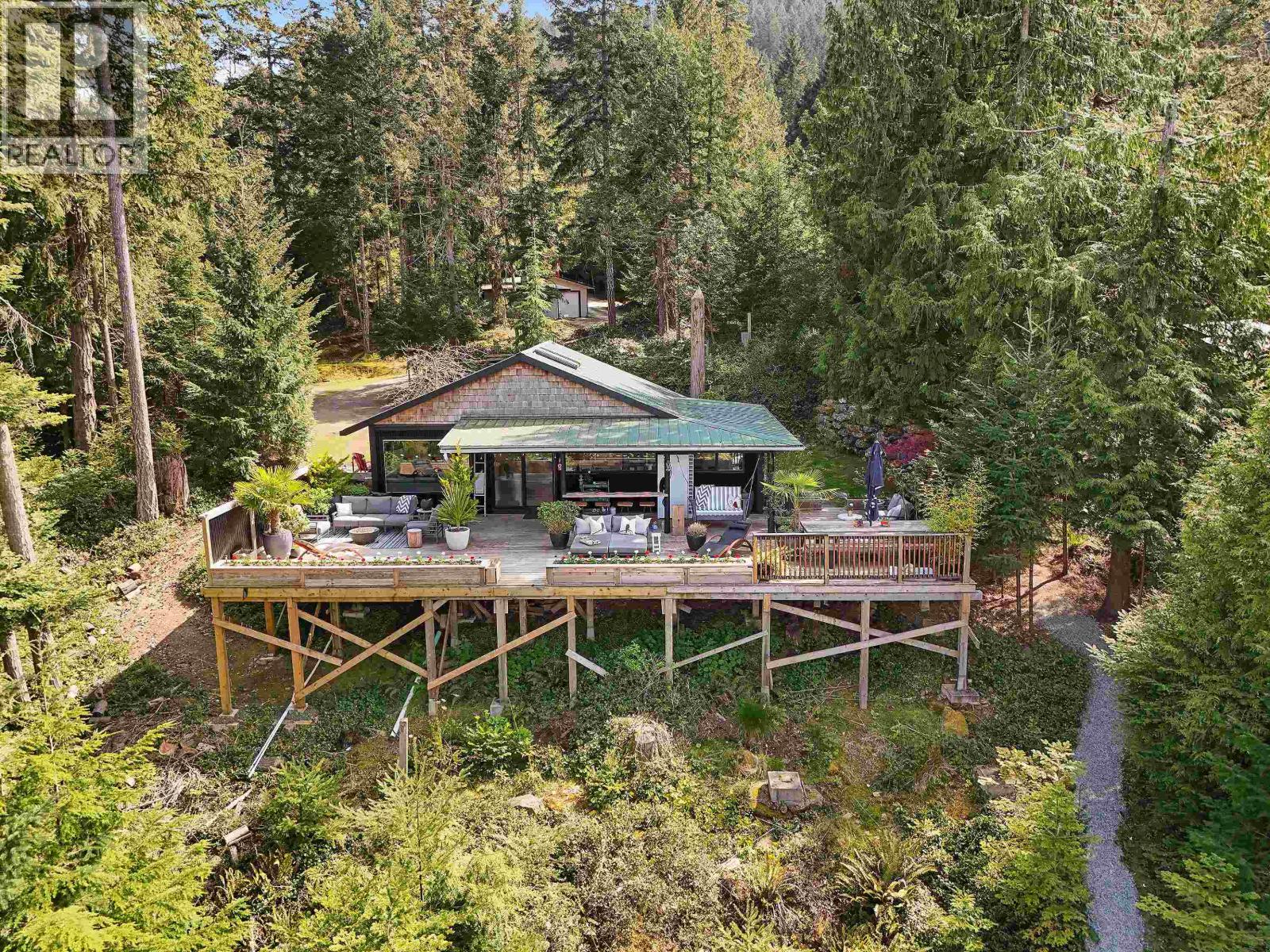 430 MCKERCHER ROAD, Mayne Island
