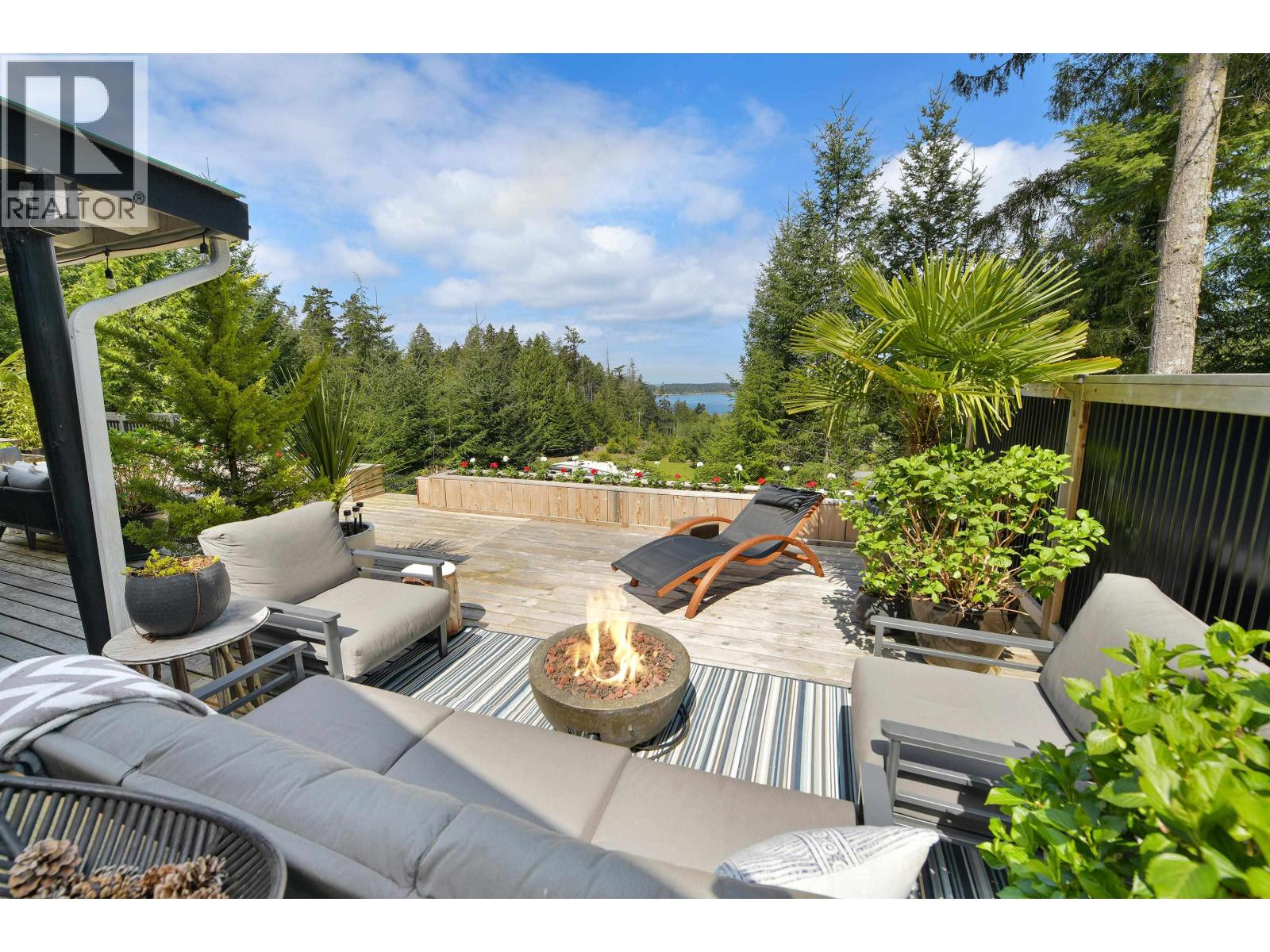 430 MCKERCHER ROAD, Mayne Island