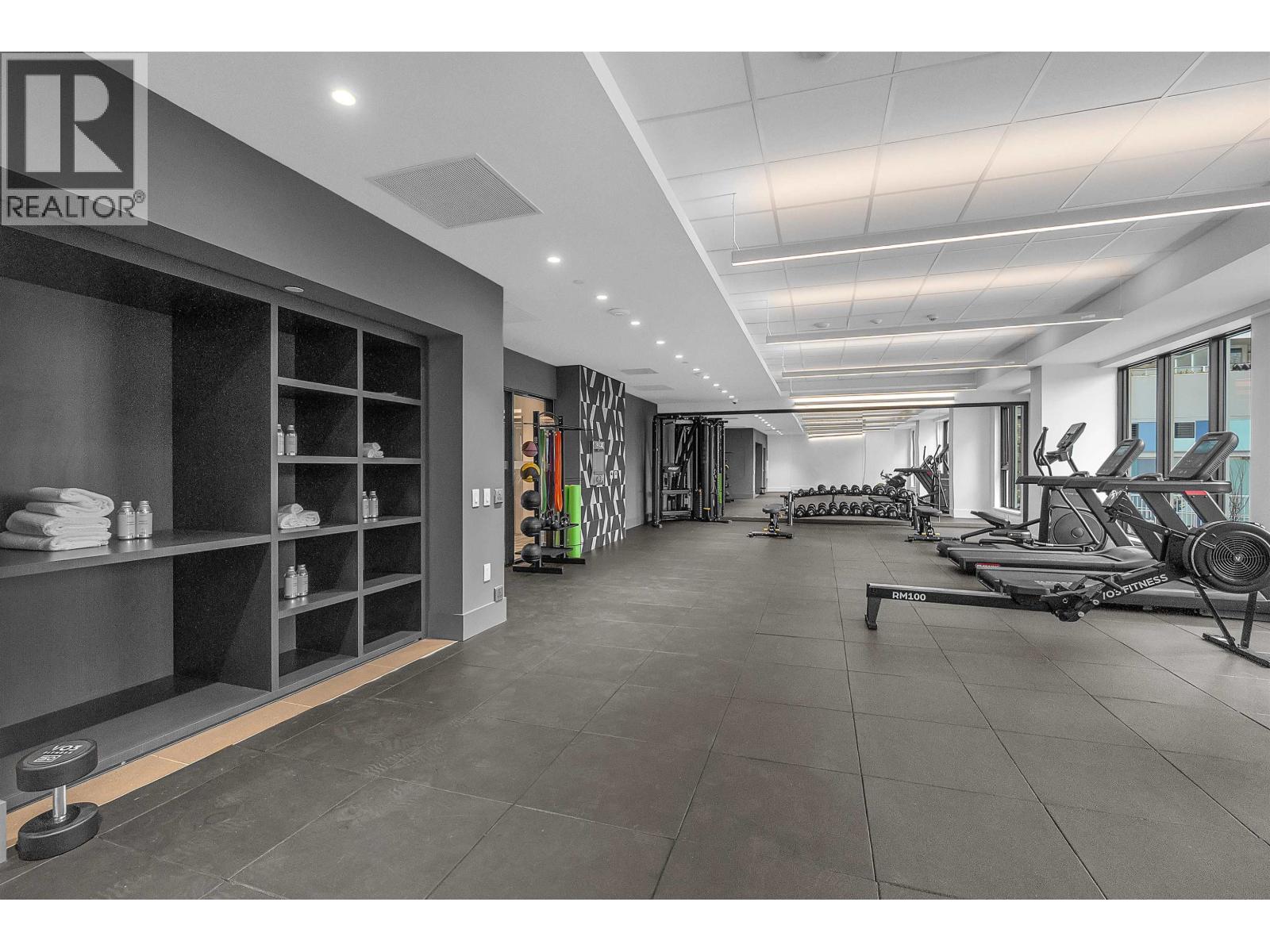 7XX 2729 KINGSWAY, Vancouver