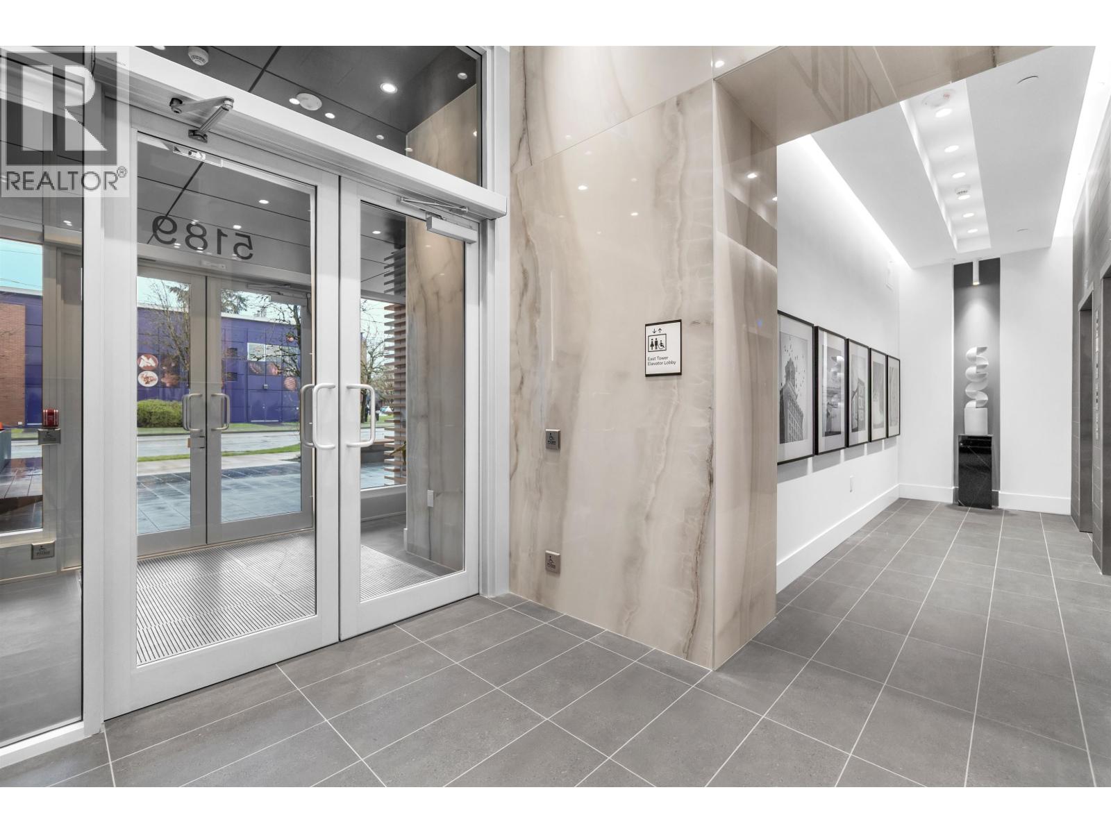 7XX 2729 KINGSWAY, Vancouver
