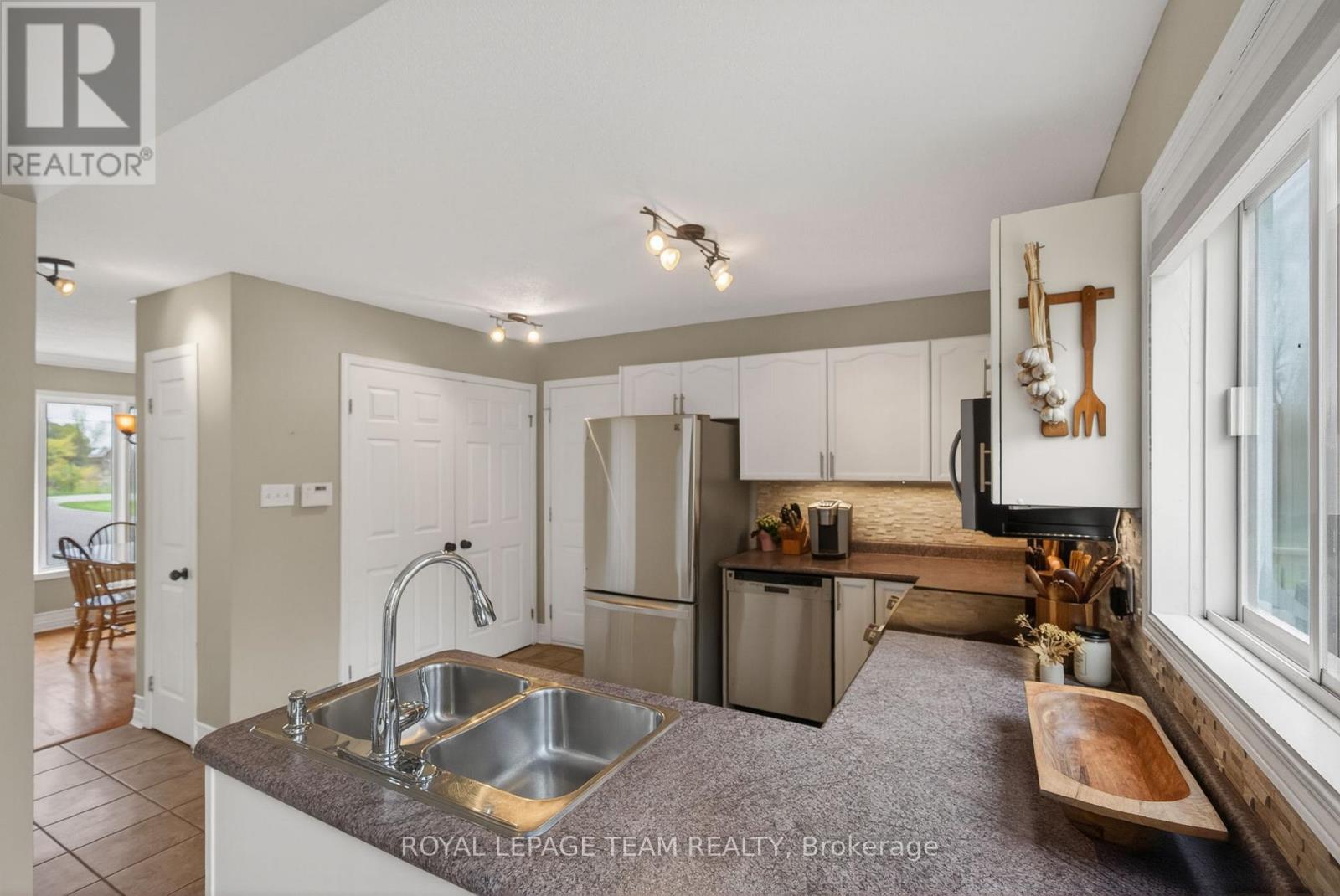 480 DENNISON ROAD - 16
