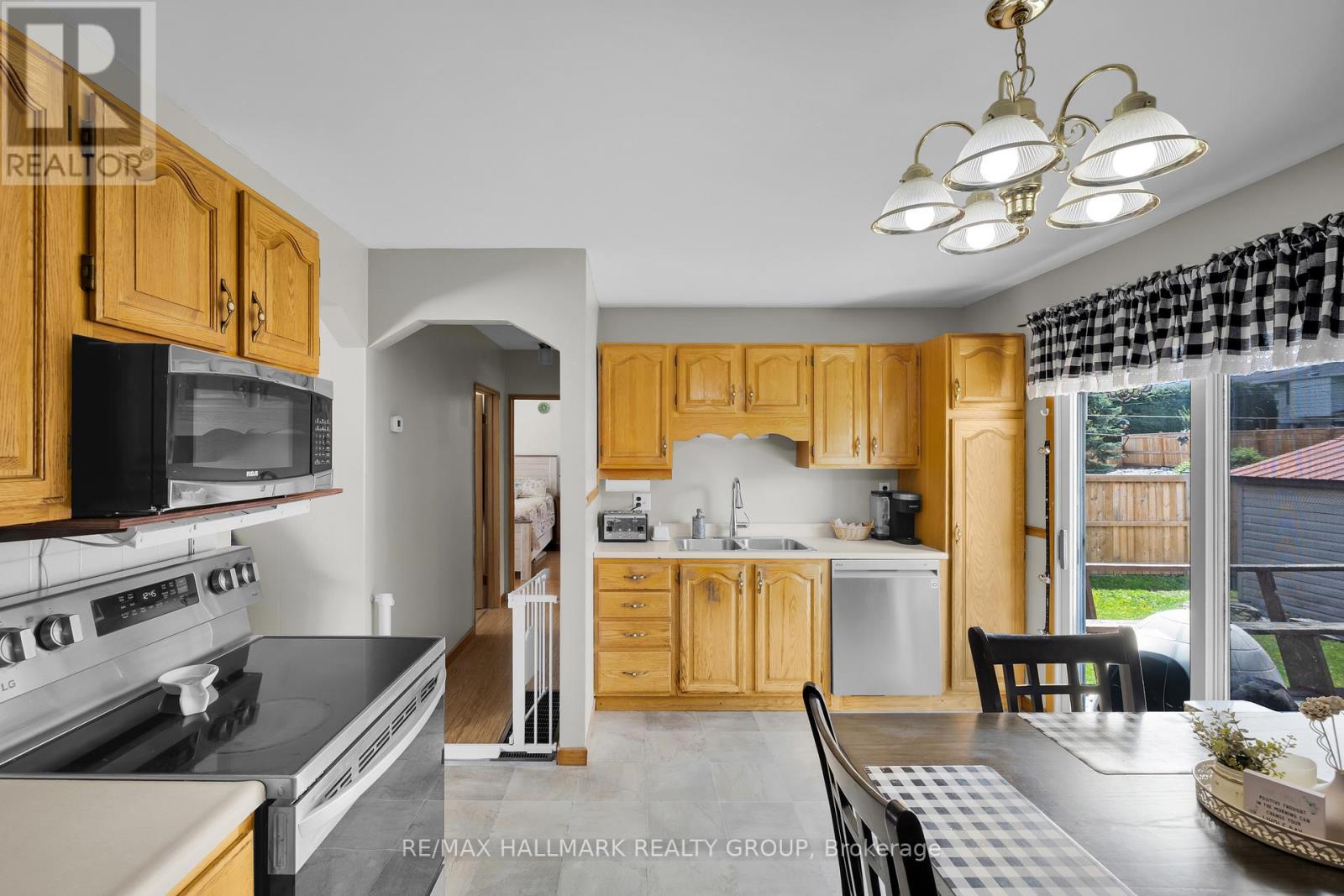 86 JASPER AVENUE - 11
