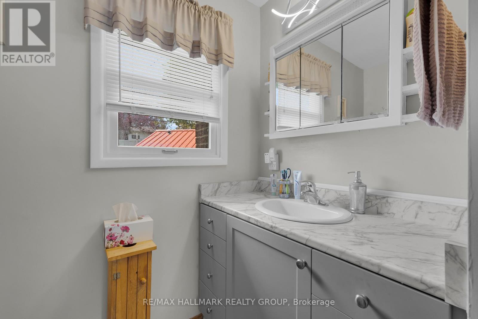 86 JASPER AVENUE - 23