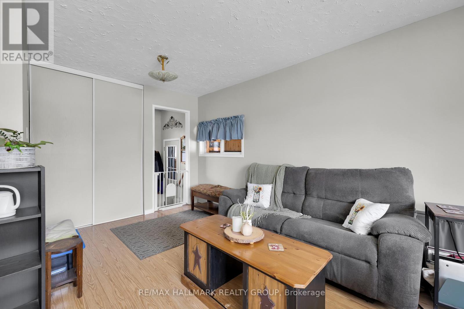 86 JASPER AVENUE - 7