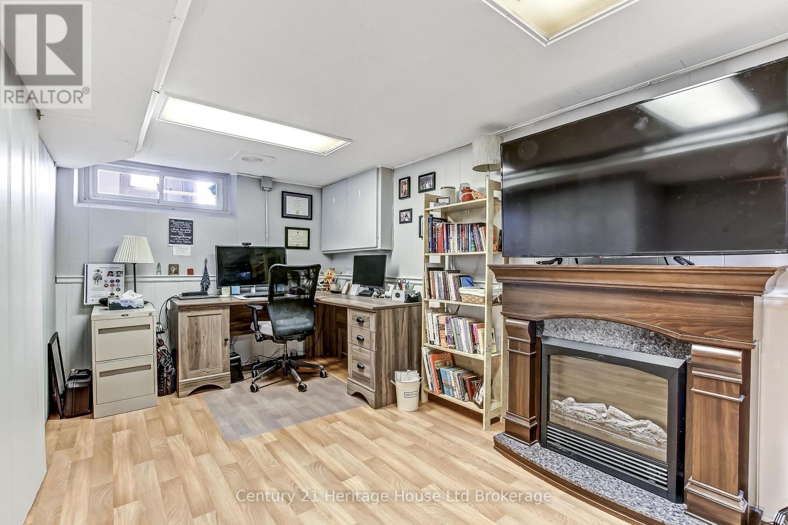 219 BROCK STREET - 15