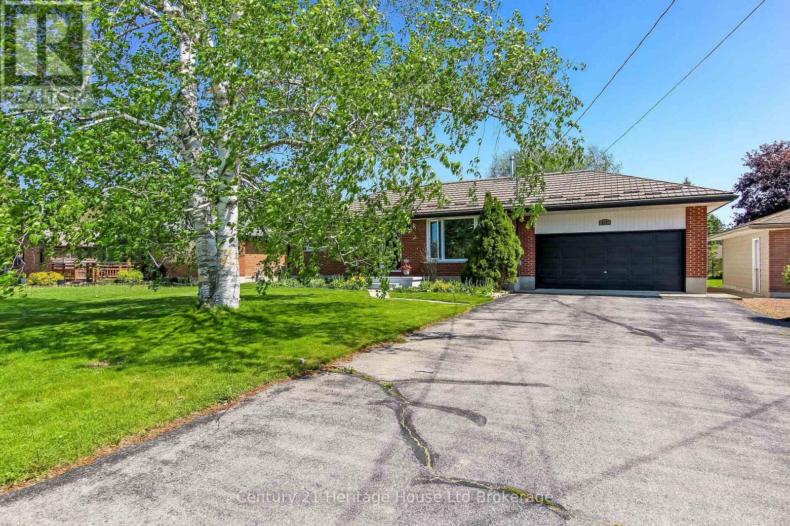 219 BROCK STREET - Image 2