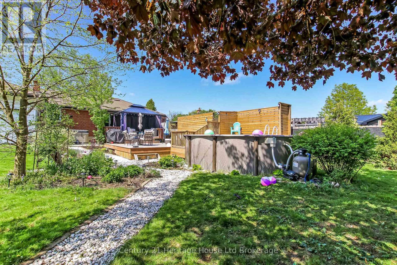 219 BROCK STREET - 27