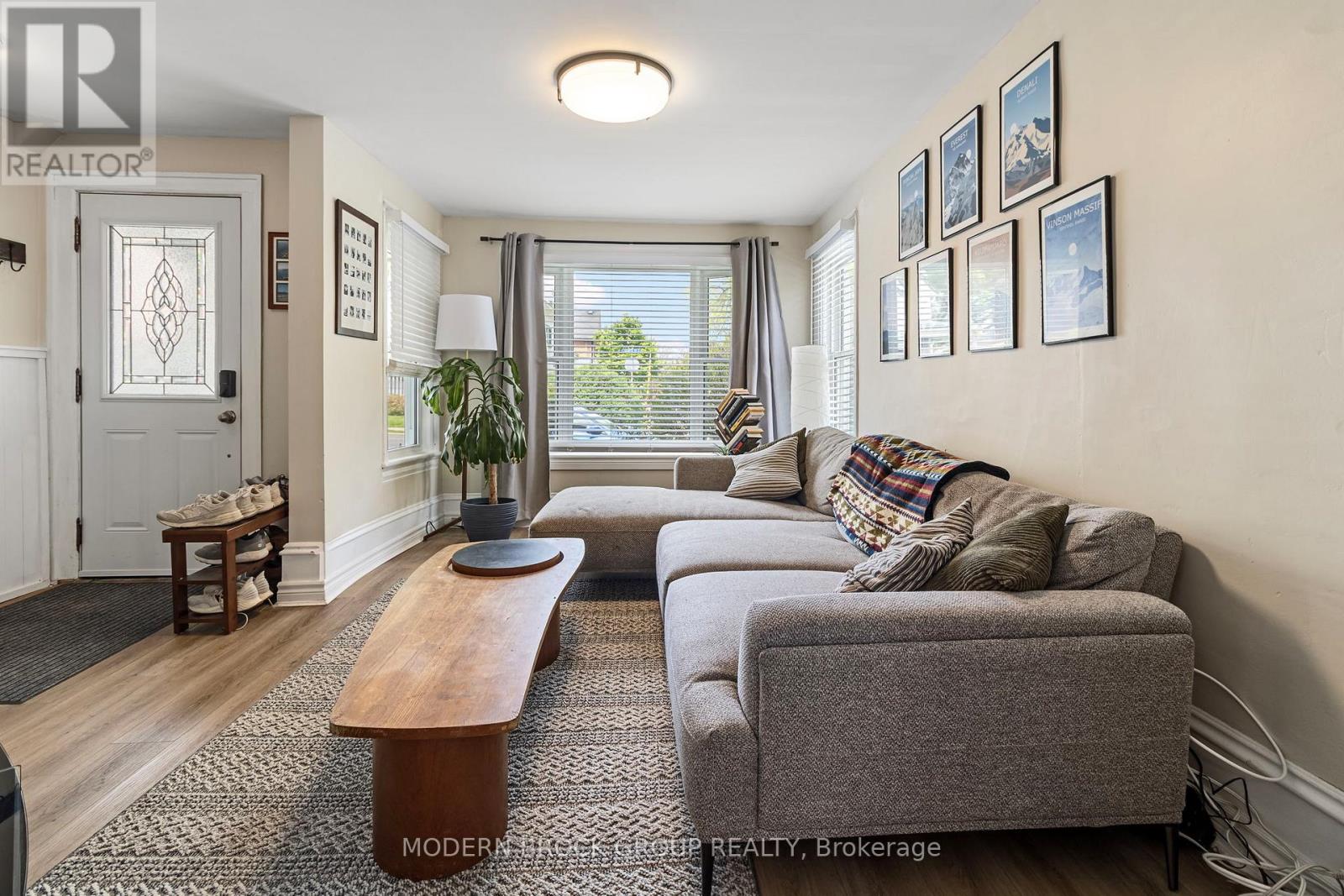 129 JAMES STREET E - 11