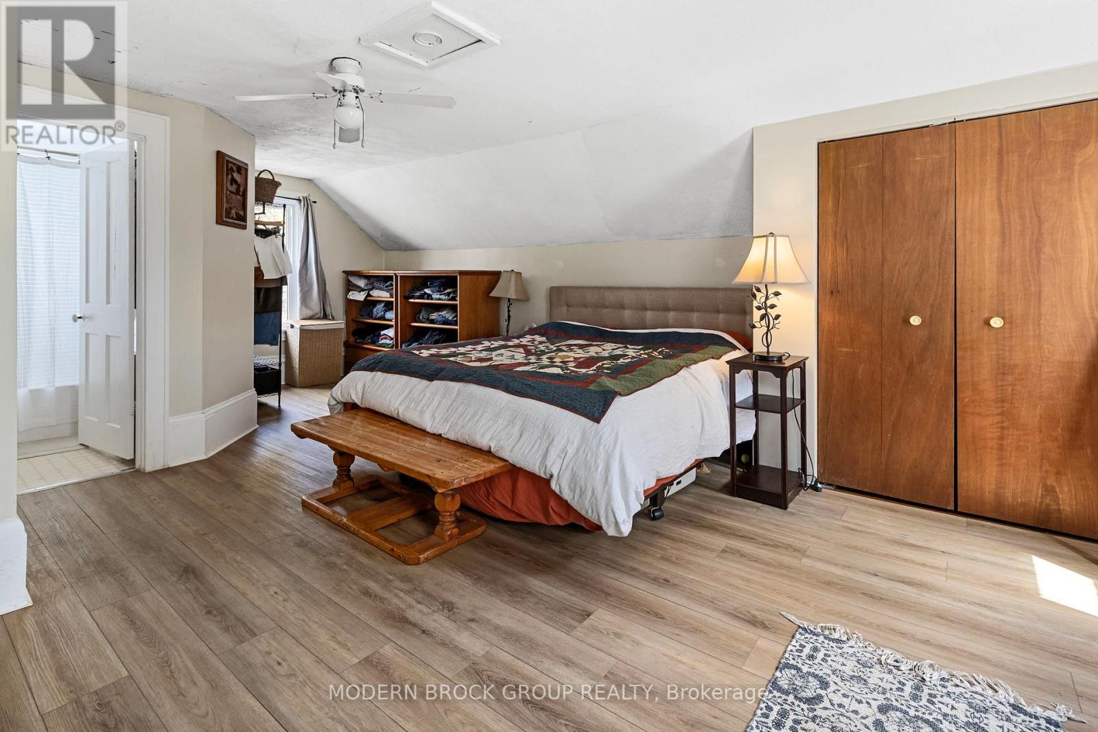 129 JAMES STREET E - 26