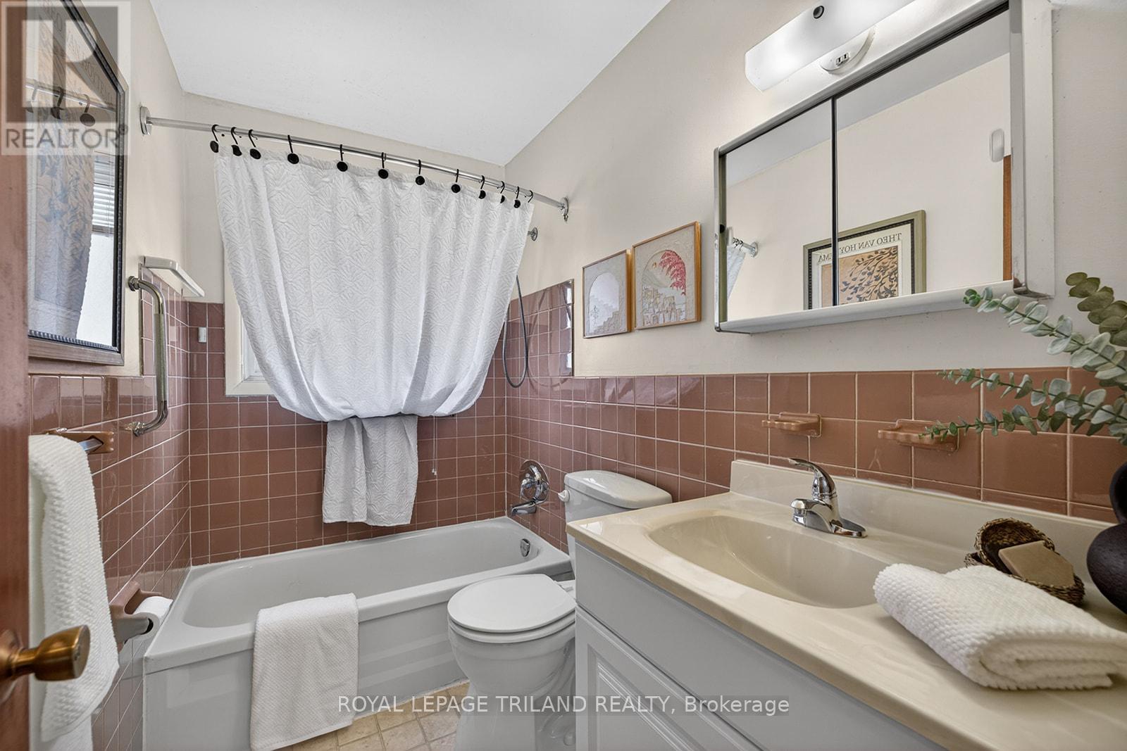 1026 CHIPPEWA DRIVE - 18