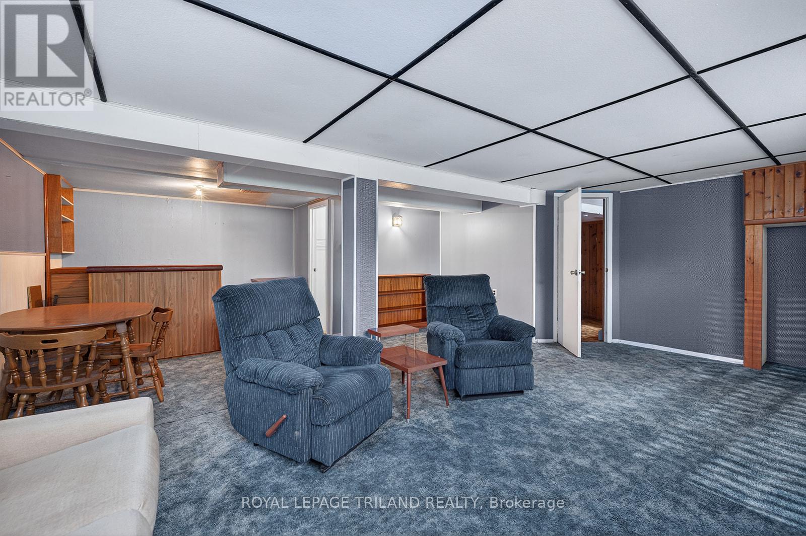 1026 CHIPPEWA DRIVE - 23