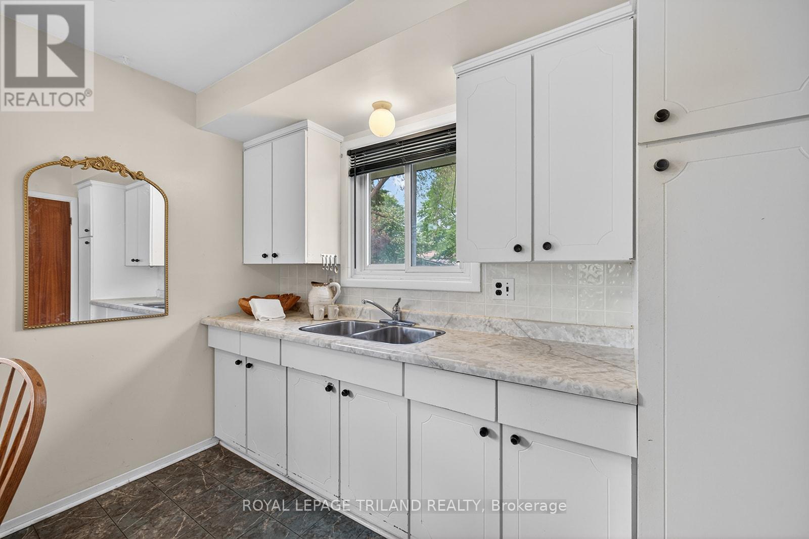 1026 CHIPPEWA DRIVE - 9
