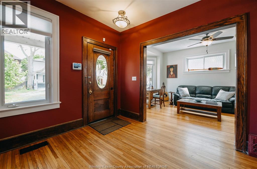 235 Oak AVENUE, Windsor, Ontario, N9A5E5 — Photo 4