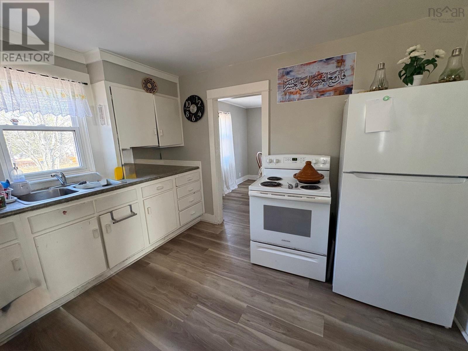 635 Faculty Drive - 7