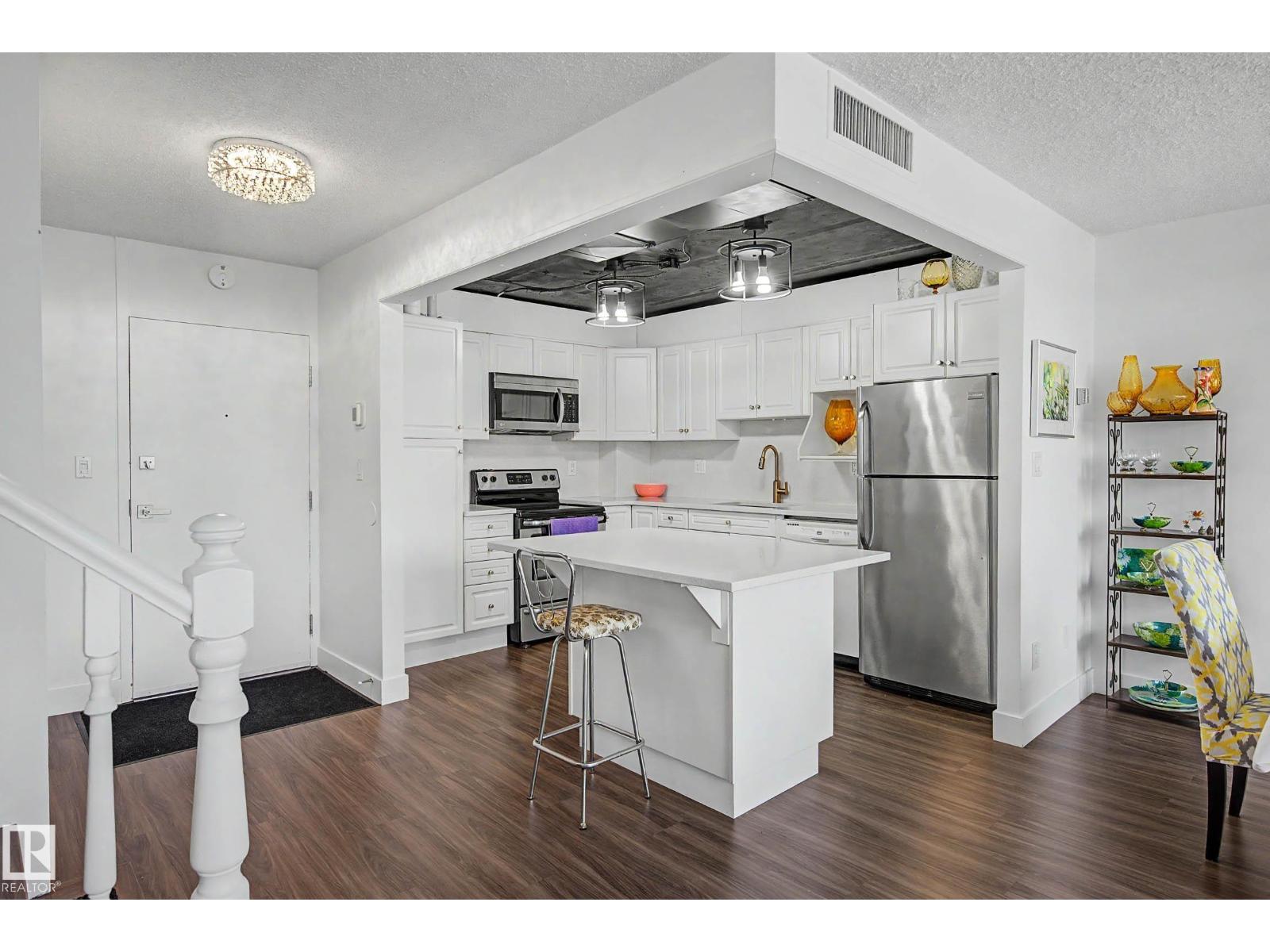 #1205 10045 118 ST NW - 8