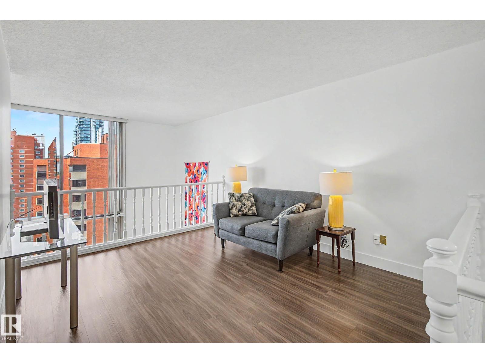 #1205 10045 118 ST NW - 31